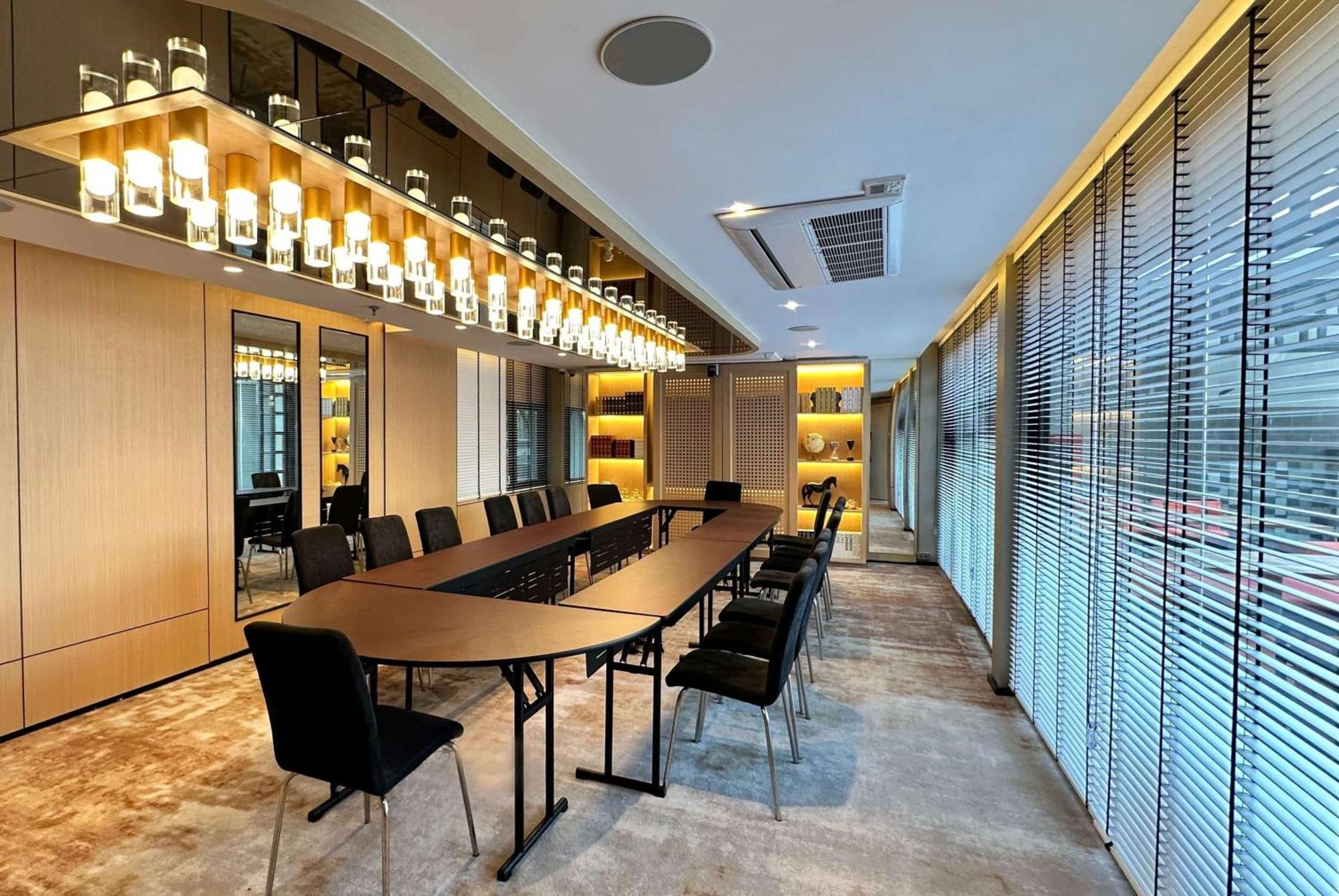 Hotel Ramada By Wyndham Bangkok Sukhumvit 11 Exterior foto