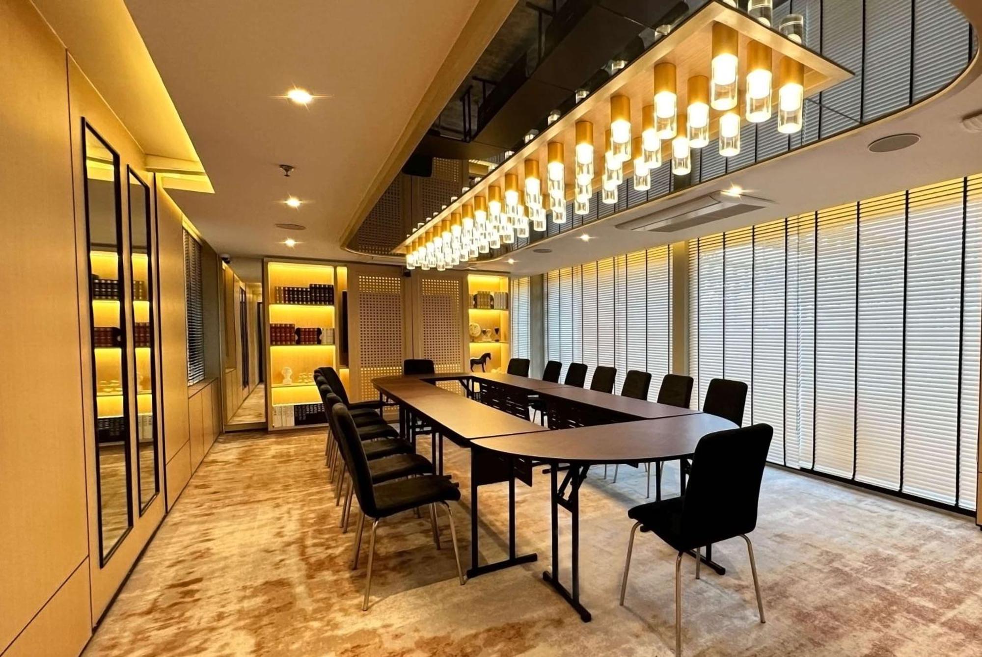 Hotel Ramada By Wyndham Bangkok Sukhumvit 11 Exterior foto