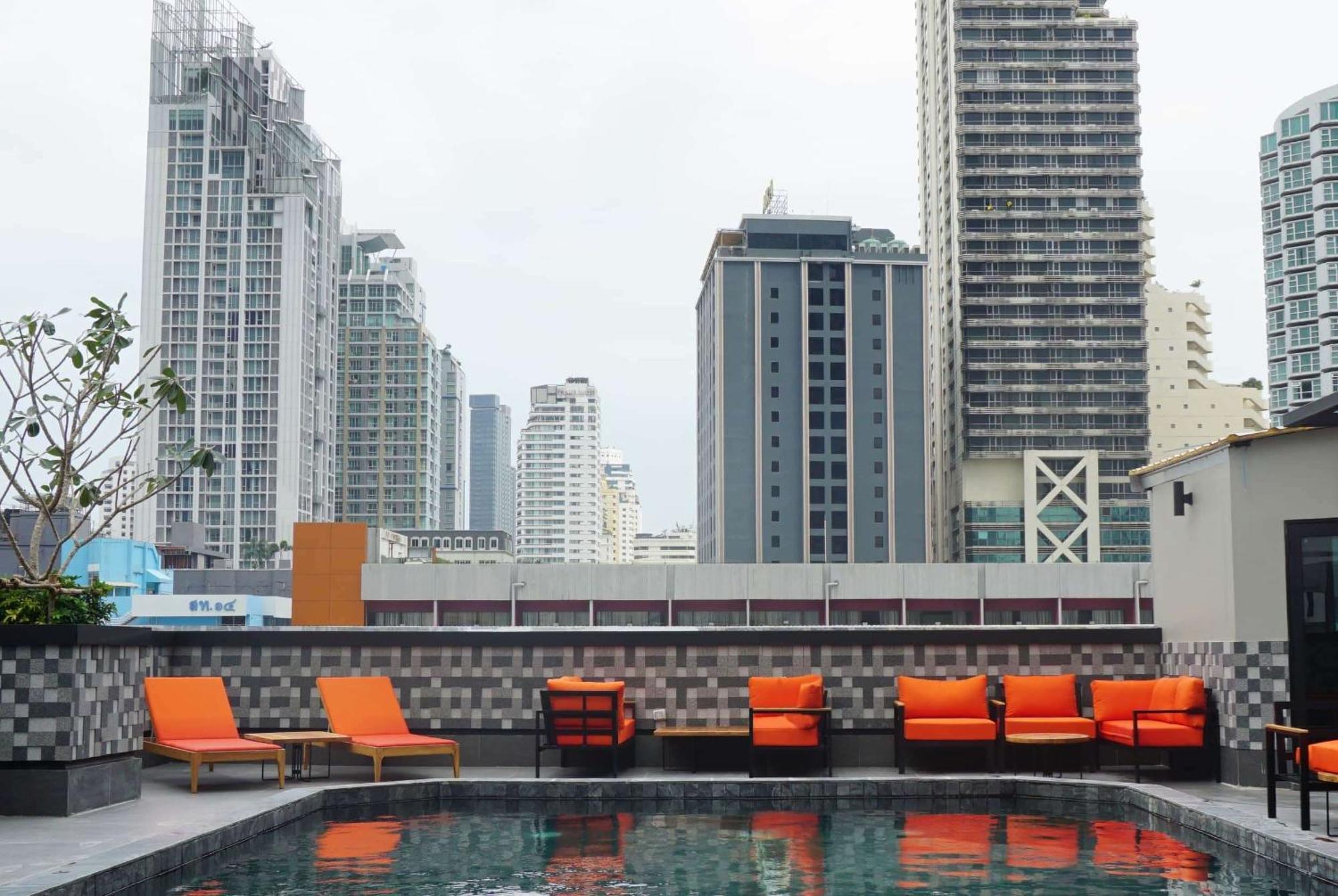 Hotel Ramada By Wyndham Bangkok Sukhumvit 11 Exterior foto